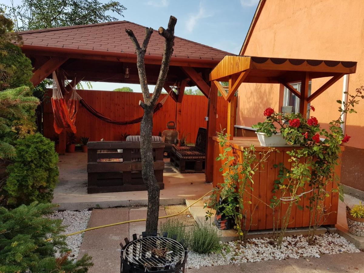 Airport16 Bed And Breakfast Vecsés Exterior photo